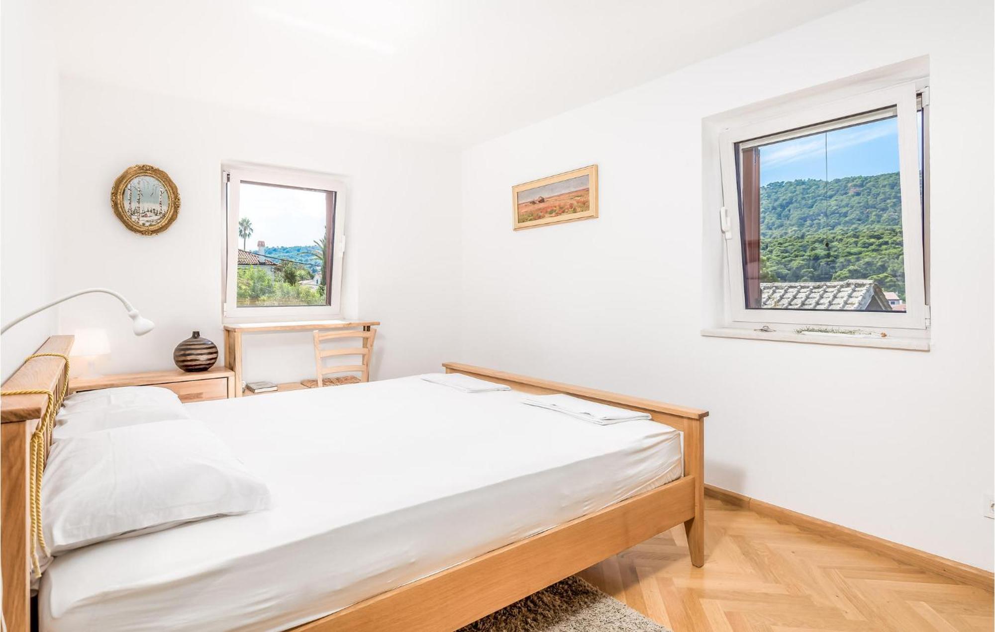 2 Bedroom Awesome Apartment In Lussingrande Esterno foto