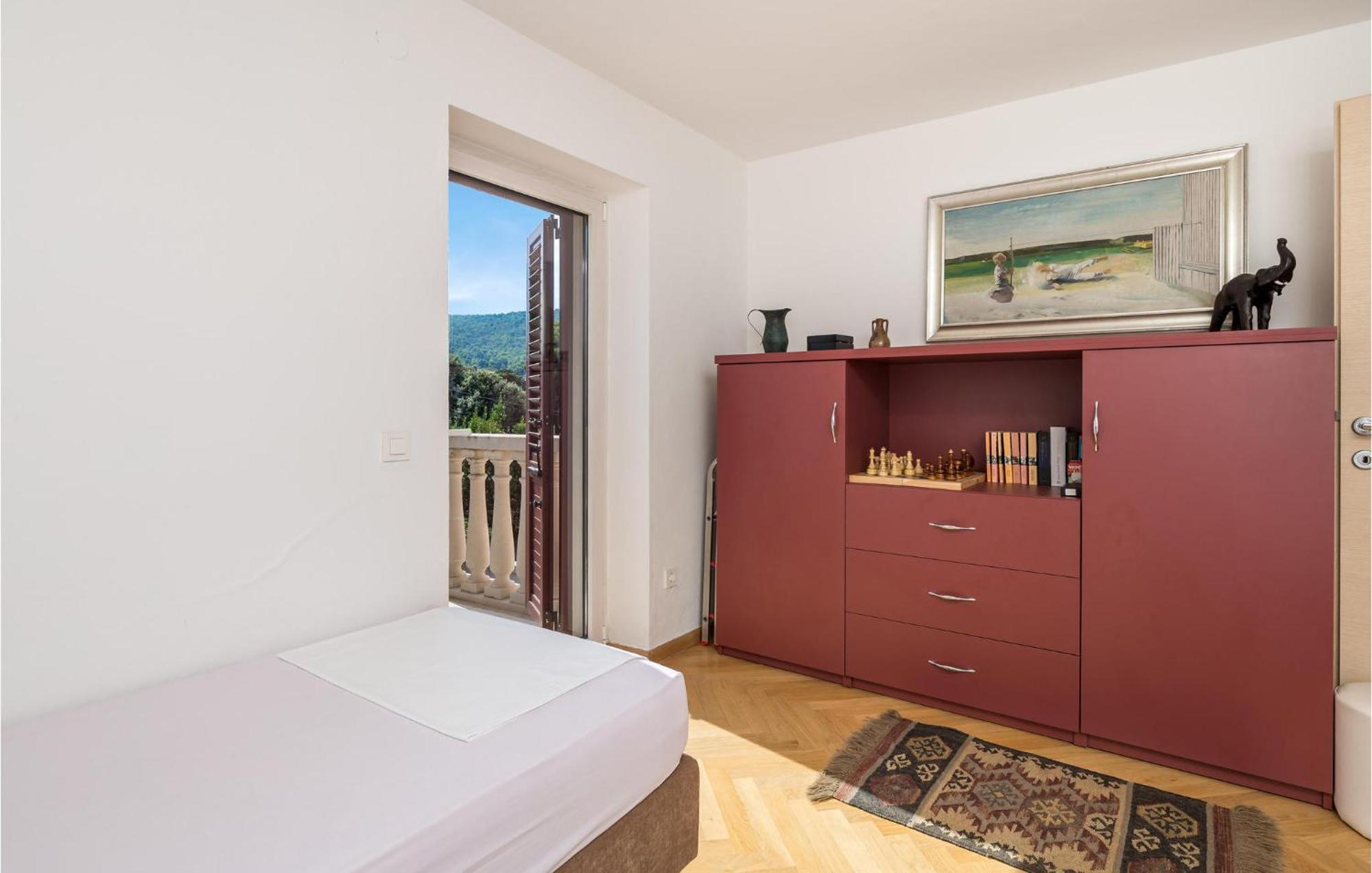2 Bedroom Awesome Apartment In Lussingrande Esterno foto